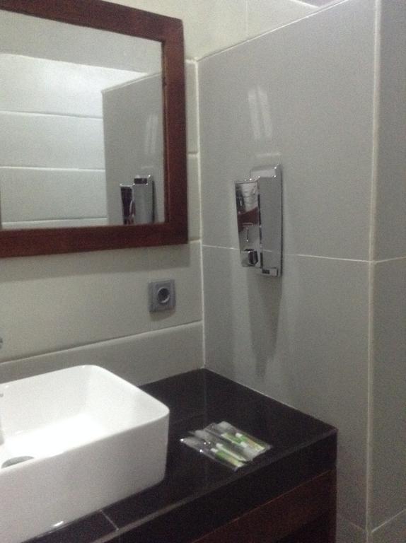 Rasti Homestay Kuta  ภายนอก รูปภาพ