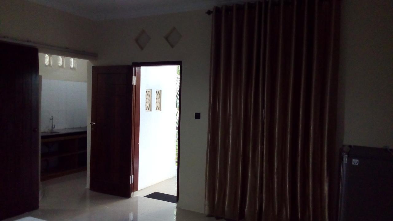 Rasti Homestay Kuta  ภายนอก รูปภาพ